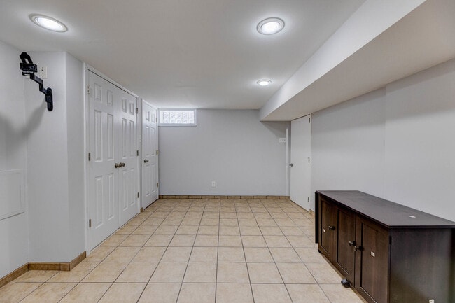 Building Photo - 5236 W 54th St