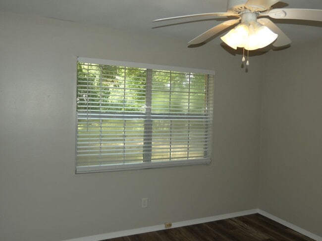 Building Photo - 3-Bedroom Home- LVP Throughout