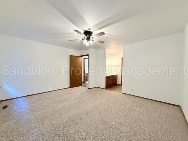 Building Photo - For Lease | South Tulsa Duplex | Available Now!