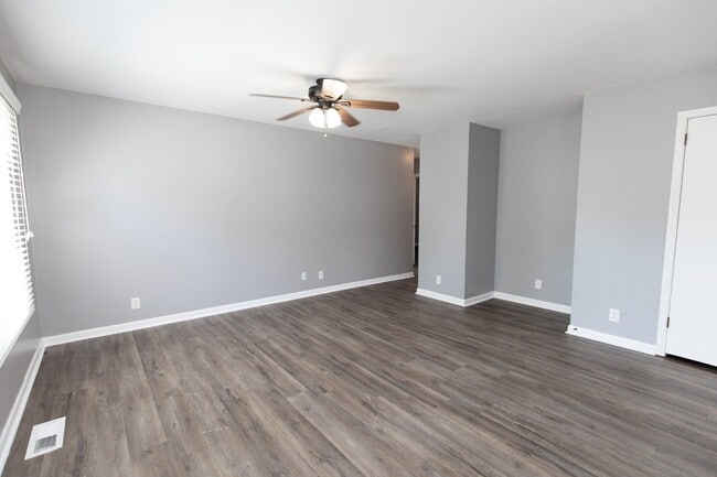 Building Photo - 857 Heritage Cir