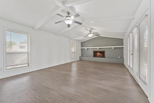 Building Photo - 12811 Shady Knoll Ln