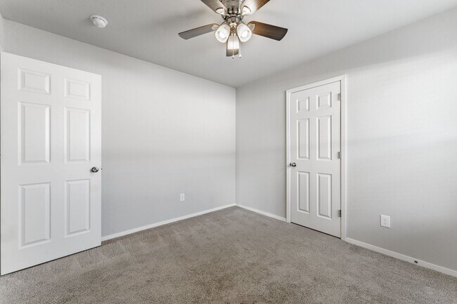 Building Photo - 848 NW Evans Cir