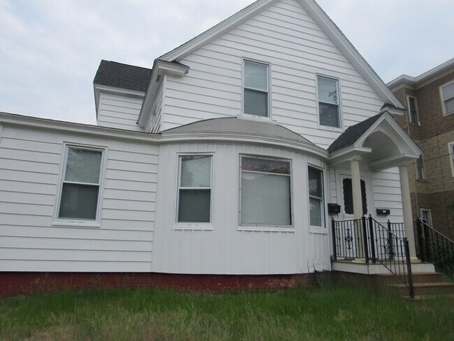 Building Photo - 199 Stafford St