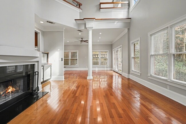 Building Photo - 1917 N Decatur-UNIT B