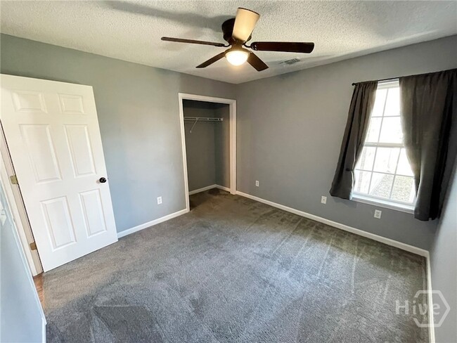 Building Photo - 119 Mustang Dr