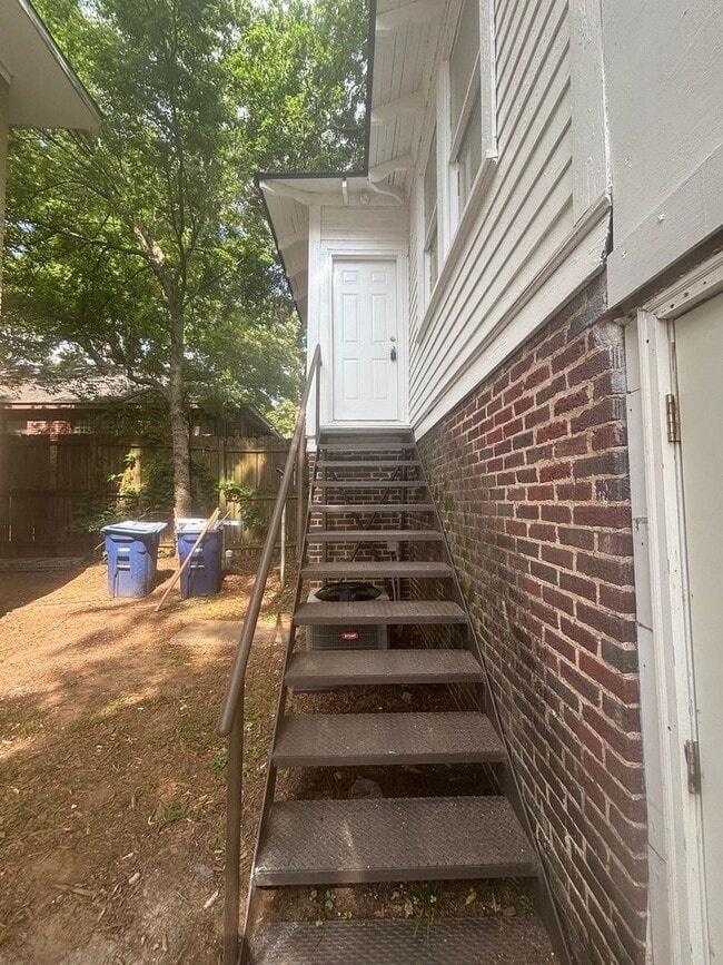 Building Photo - Cute 1 bedroom apartment!