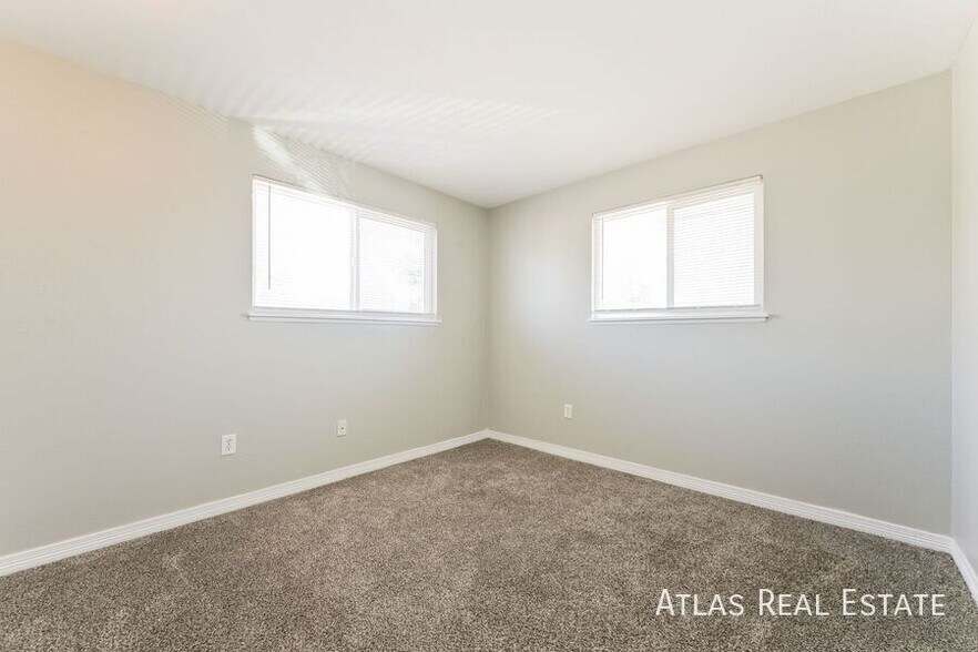 Building Photo - 960 Bishop Ct