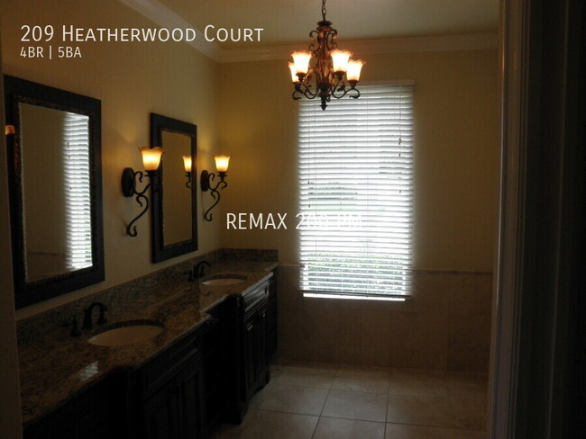 Building Photo - 209 Heatherwood Ct