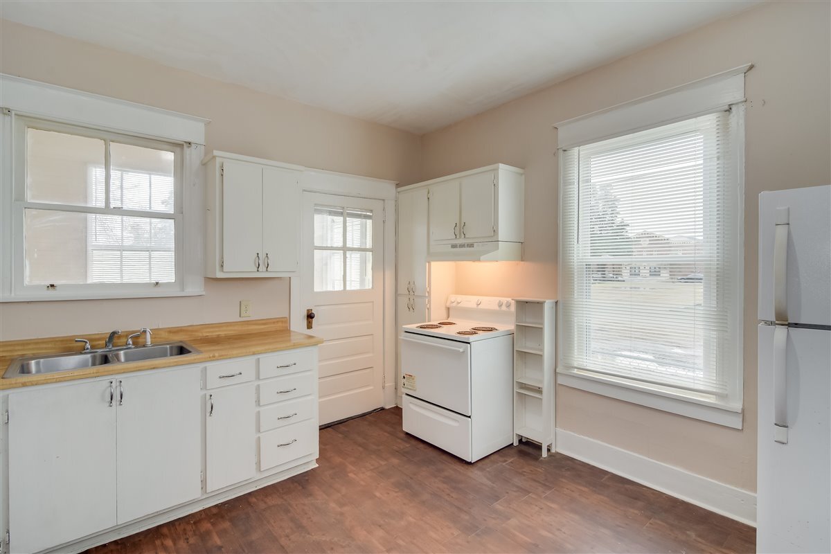 Kitchen - 1732 Telfair St