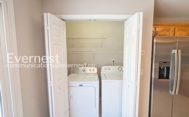 Building Photo - 1726 Hawk Run Ln