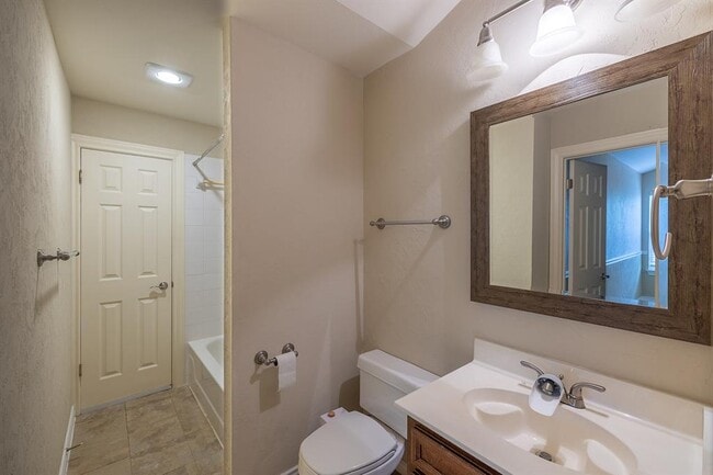 Building Photo - 8514 Racine Trail