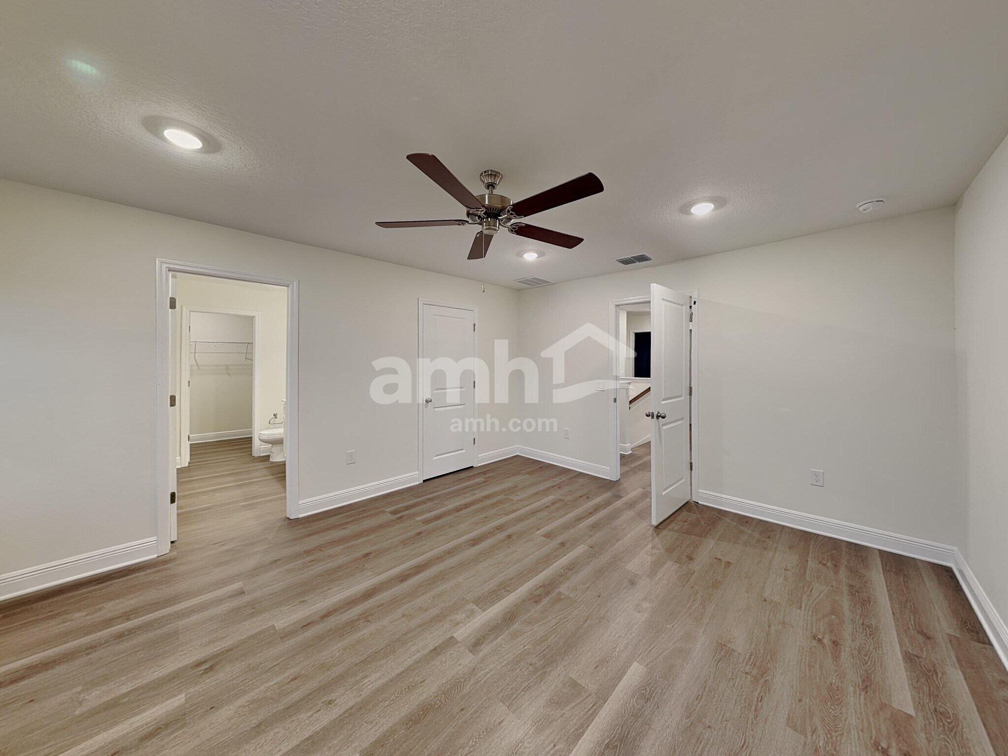 Building Photo - 5964 Sycamore Pl St