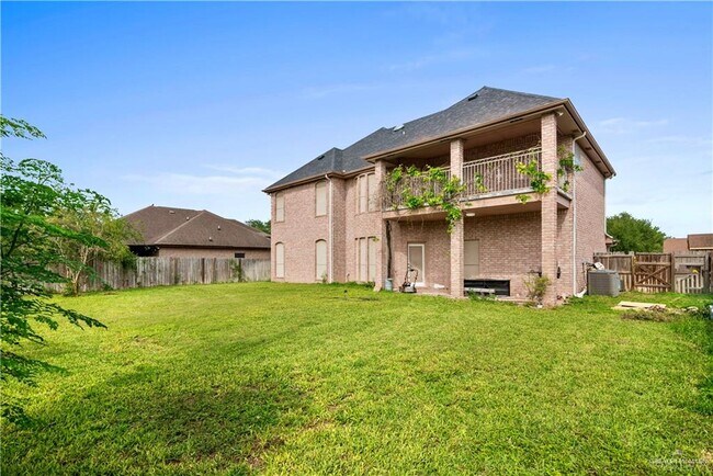 Building Photo - 1509 Maltese St