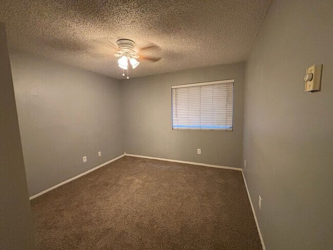Building Photo - $200 Off First Month - Charming Ground-Level Apartment in the Heart of Fort Collins