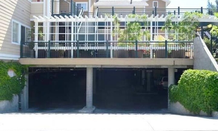 Building Photo - 1186 Walker Ave