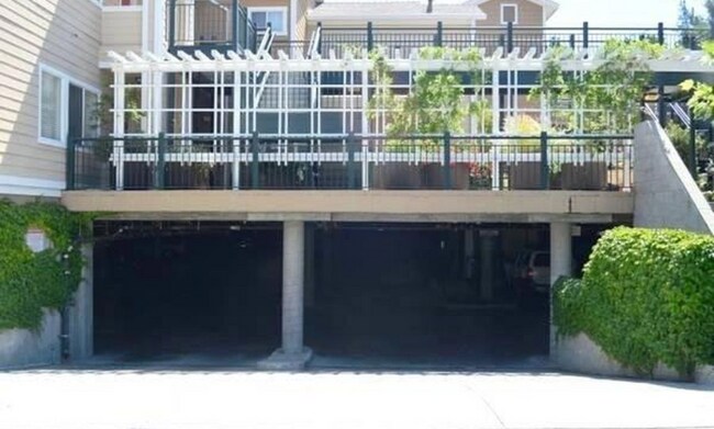 Building Photo - 1192 Walker Ave