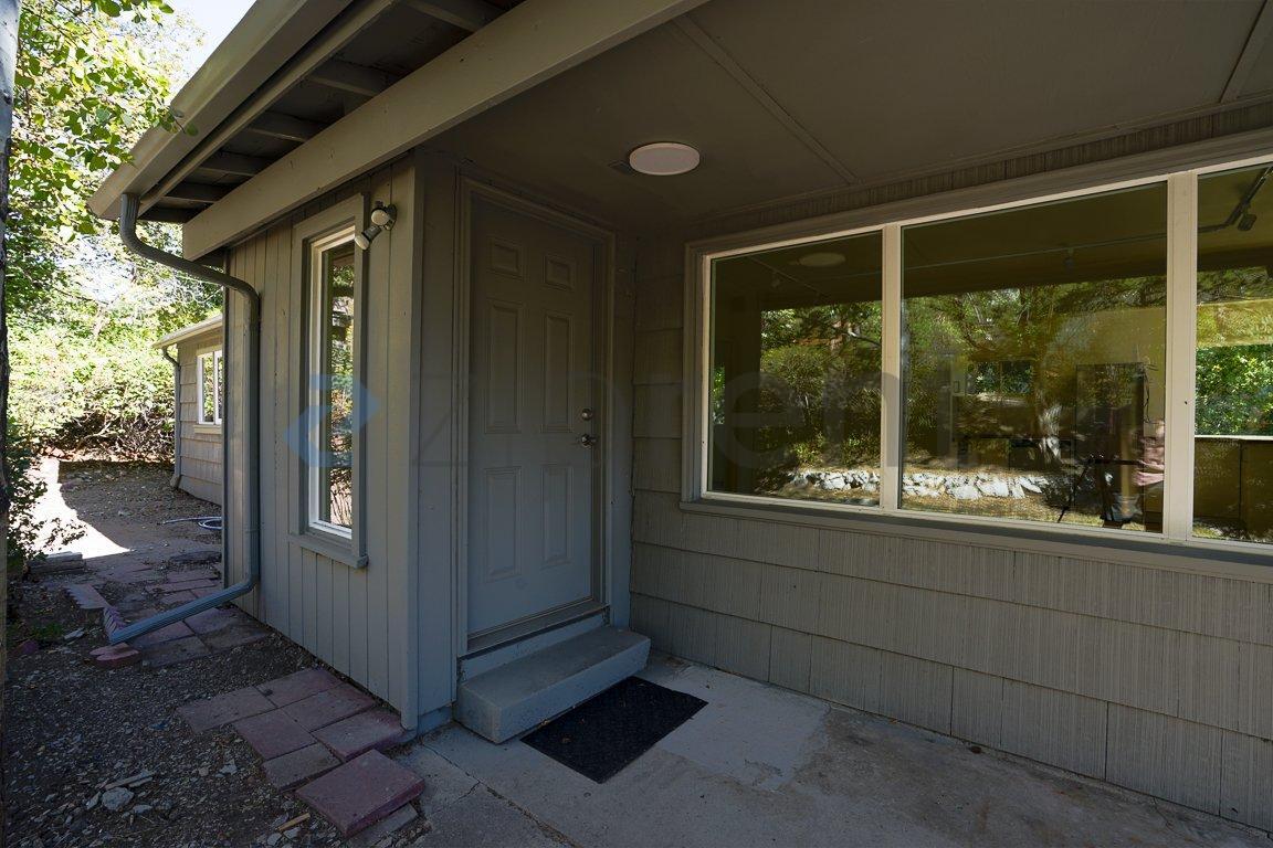 Building Photo - Unit