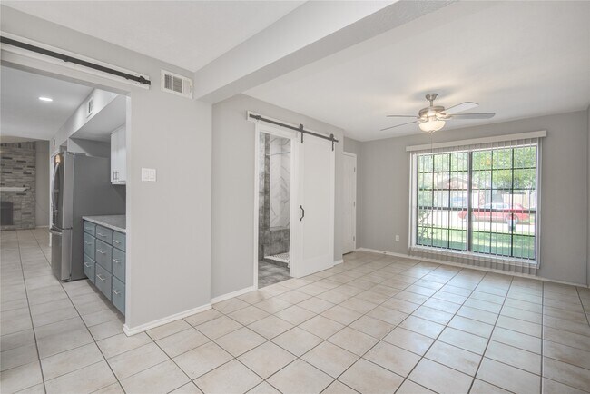 Building Photo - 20403 White Poplar Dr