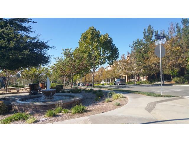Building Photo - WILLOW GLEN - Beautiful townhome with balc...