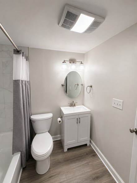 Bathroom - 1800 Jefferson Park Ave