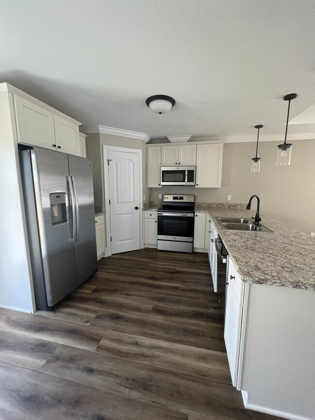 Building Photo - 19 Provo Pl