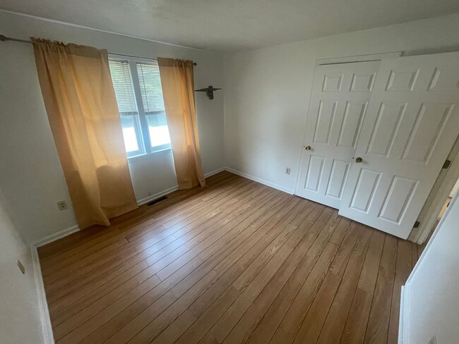 Building Photo - 3 Bedroom on a Large Plot