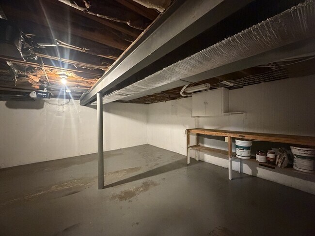 Building Photo - 5035 Overton Ave