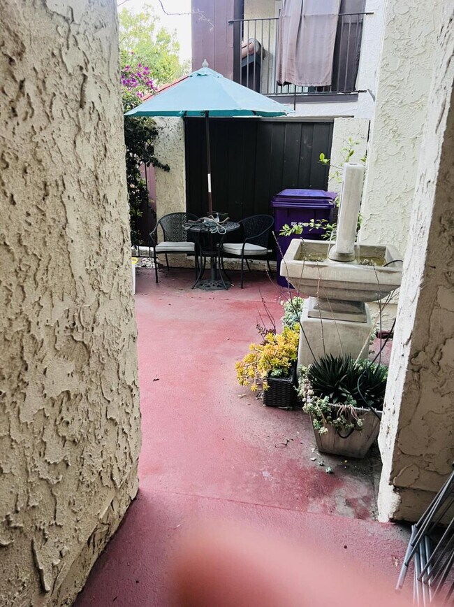 Building Photo - 659 W Terrylynn Pl