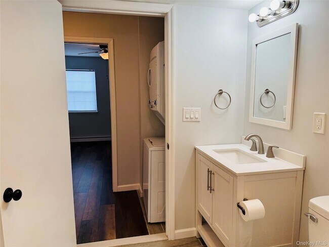 Building Photo - 100 Hillside Dr