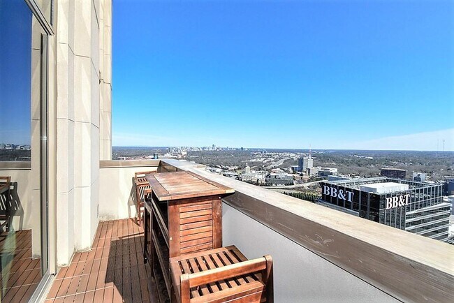 Building Photo - 270 17th St
