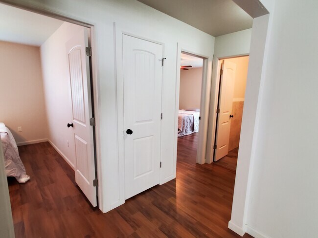 Building Photo - 37 W Thatcher St