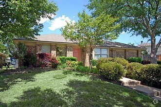 Building Photo - 1427 Tartan Dr