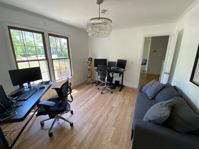 Building Photo - Welcome to this stunning fully furnished 4...