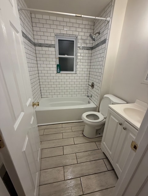 Building Photo - 24 Paragon Ln