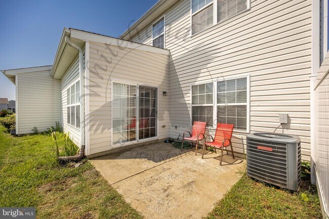 Building Photo - 9549 Wedge Way
