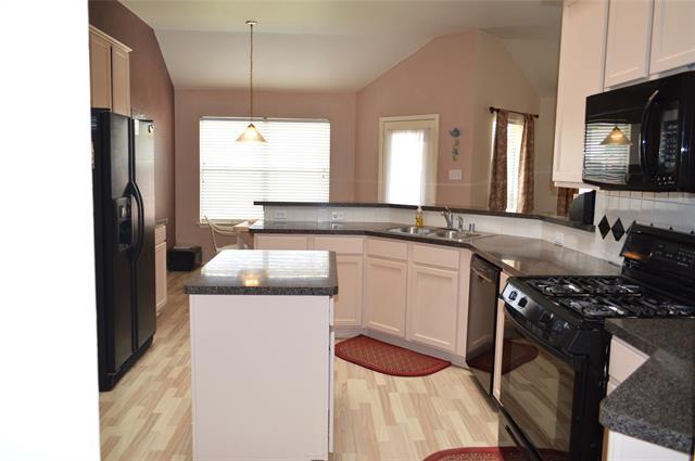 Building Photo - 3402 Ashleaf Dr