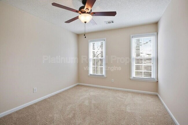Building Photo - 335 Aolian Ct