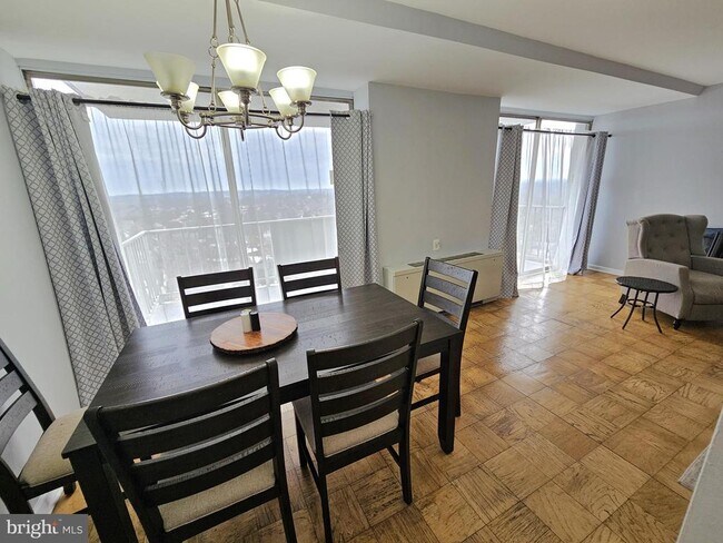 Building Photo - 301 N Beauregard St