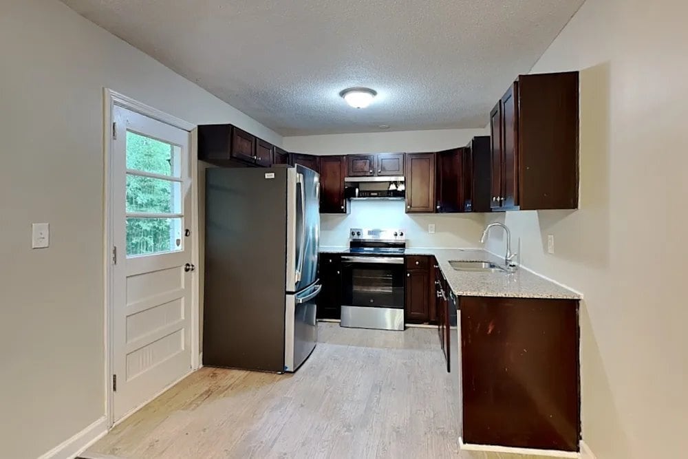 Building Photo - 2751 Flagstone Dr SE