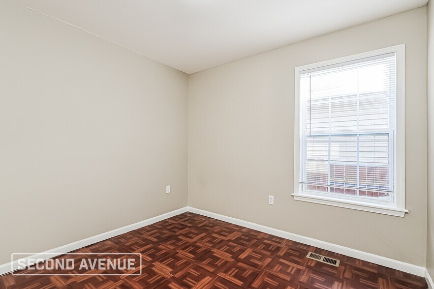 Building Photo - 1831 W Ormsby Ave