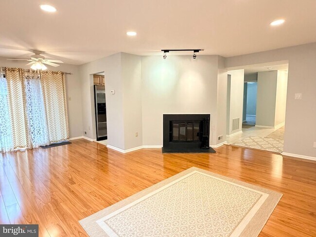 Building Photo - 201A Kelly Cove