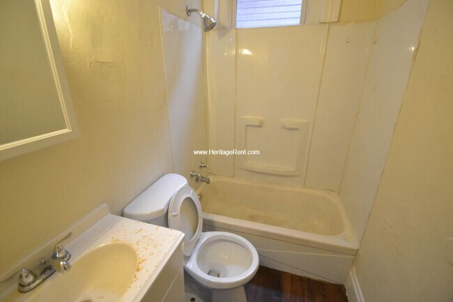 Building Photo - 1042 Marshall Ave