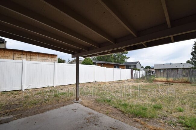 Building Photo - 6131 Misty Way