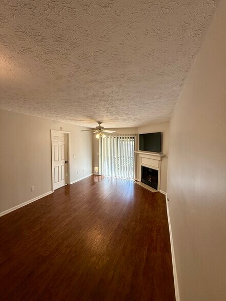 Building Photo - 701 New Horizon St