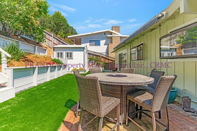 Building Photo - San Rafael View Home with Modern Upgrades!