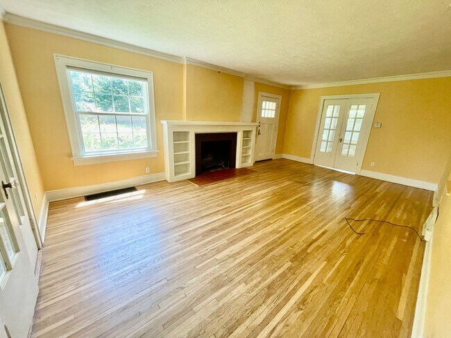 Building Photo - 1715 S Kimbrough Ave