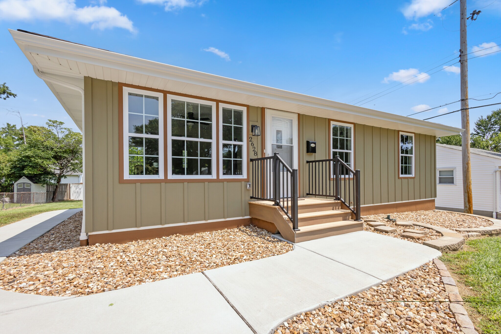 Building Photo - 2628 Linden Pl