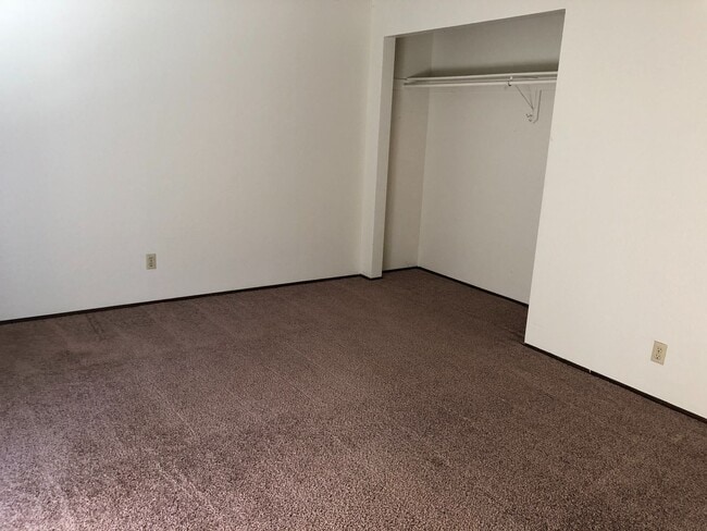 Building Photo - Alviso St