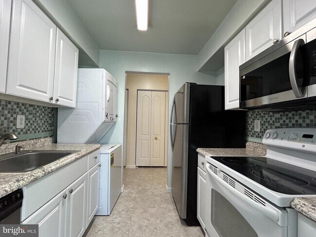 Building Photo - 8591 Falls Run Rd