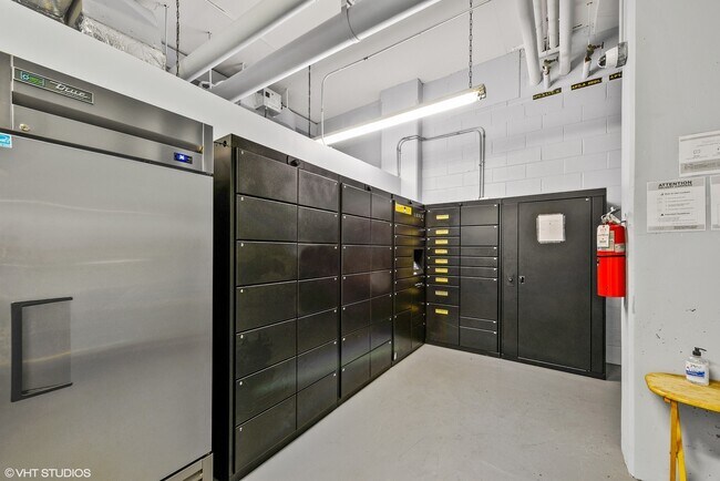 Building Photo - 3900 N Lake Shore Dr